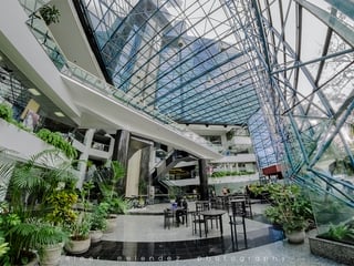 📍 LOCAL COMERCIAL EN RENTA – 98.97 M² | ATLANTIS | ZONA 10 - 2