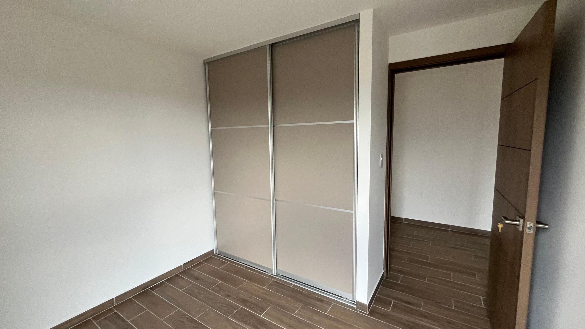 Luxurious 3 Bedroom Apartment for Sale in Zona 14, Guatemala City | 135m² | Parking | Walk-in Closet