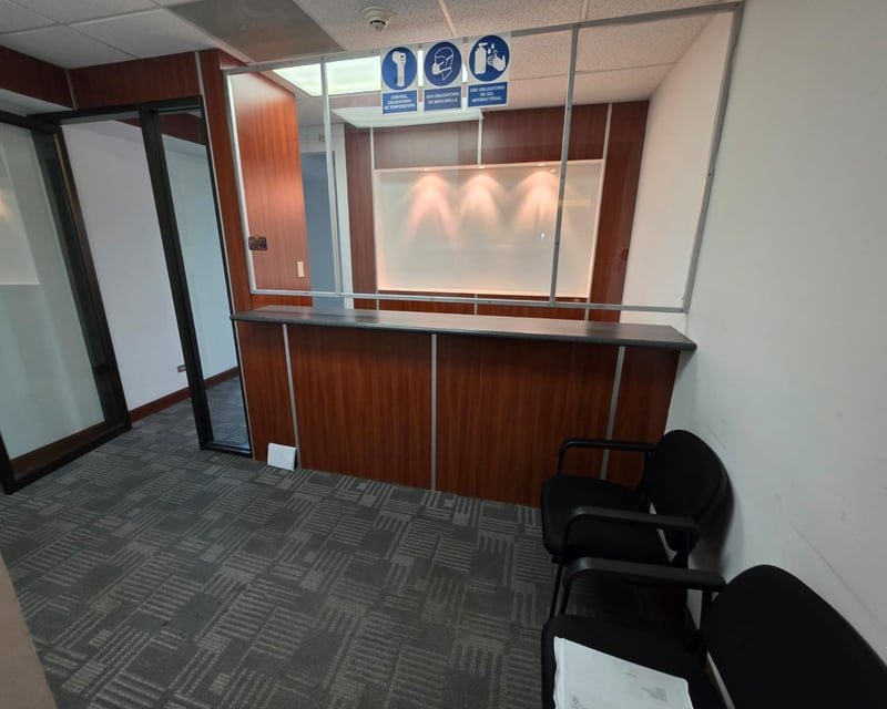 Oficina en renta en area céntrica nivel medio de zona 14 Ref-5195