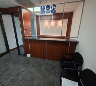 Oficina en renta en area céntrica nivel medio de zona 14  Ref-5195