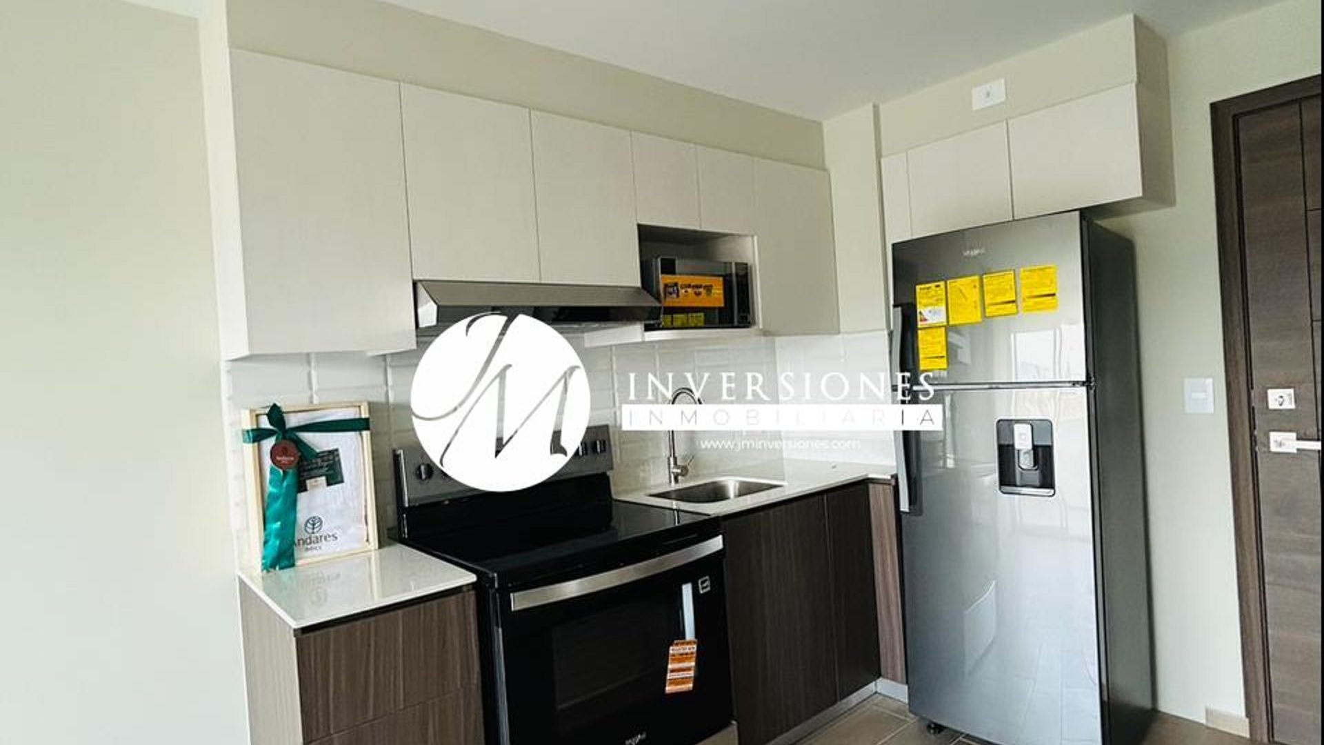Apartamento en renta Con Linea blanca en zona 12 - Image 1