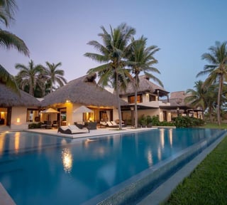 Casa en la playa en venta y renta, Monterrico Santa Rosa. 