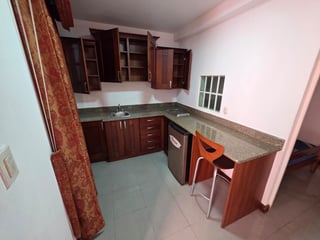 Renta de apartamento amueblado de 1 habitacion en zona 9 Ref-5596 - Image 1