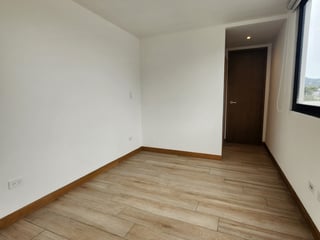 Apartamento en venta en la zona 14 la Villa - Image 12