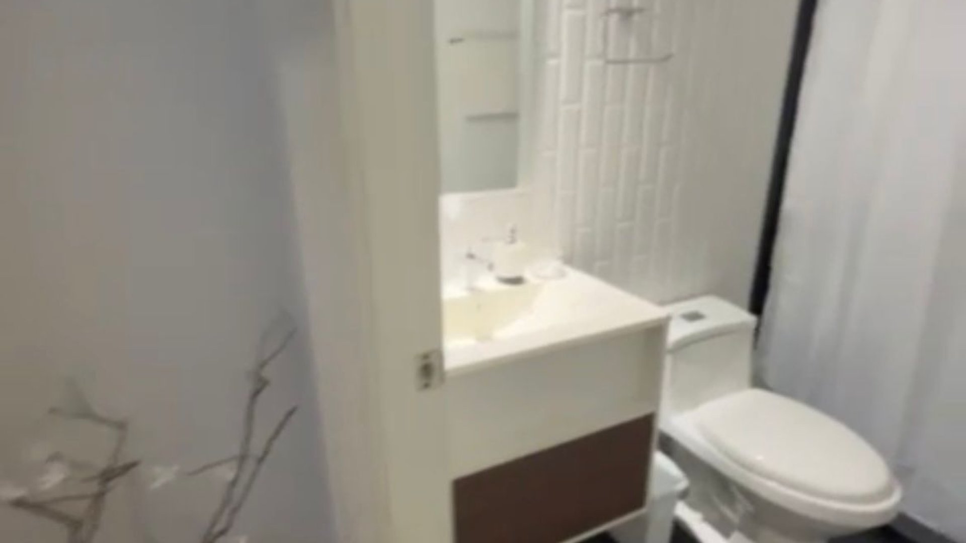 APARTAMENTO EN EDIFICIO GRANAT ZONA 4 - Miniatura 9