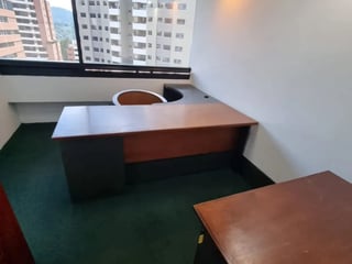 Alquilo linda y amplia oficina ubicada en Edificio Columbus zona 14 - 5