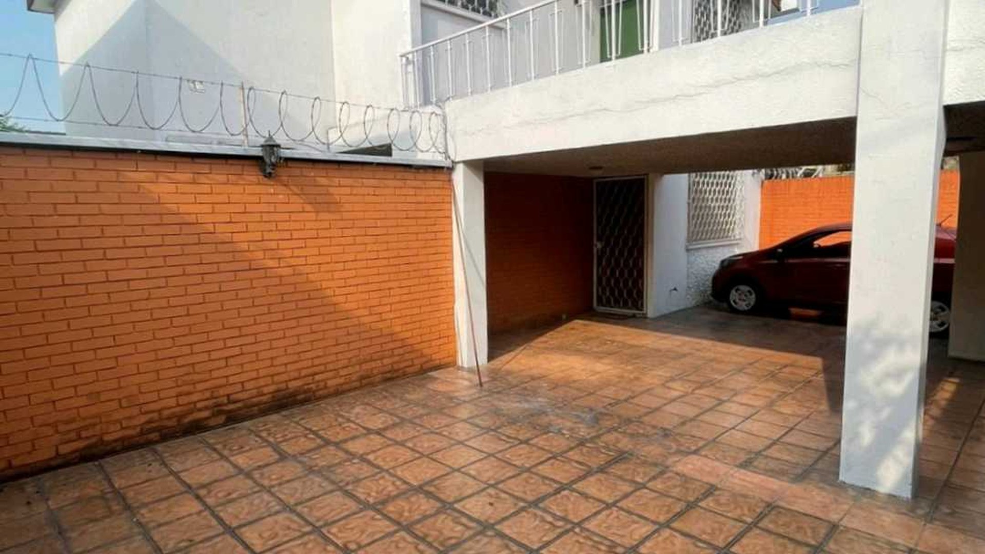 CASA EN ALQUILER PARA OFICINA???? Avenida Petapa z.12 - Image 1