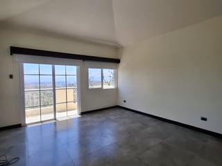 En venta casa de 4 habitaciones en Cañadas del Encinal - 2