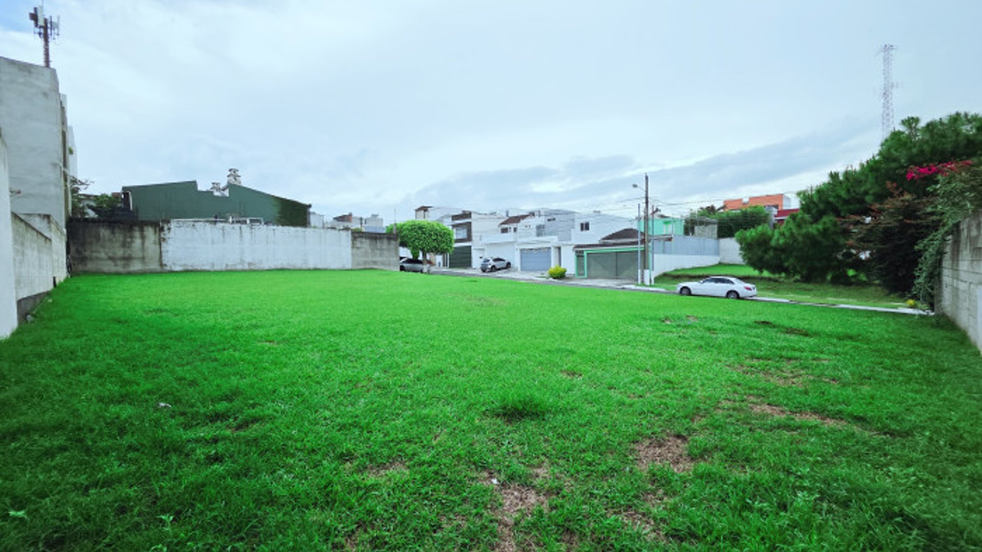 Terreno en Venta en Hacienda Real Zona 16 - Miniatura 5