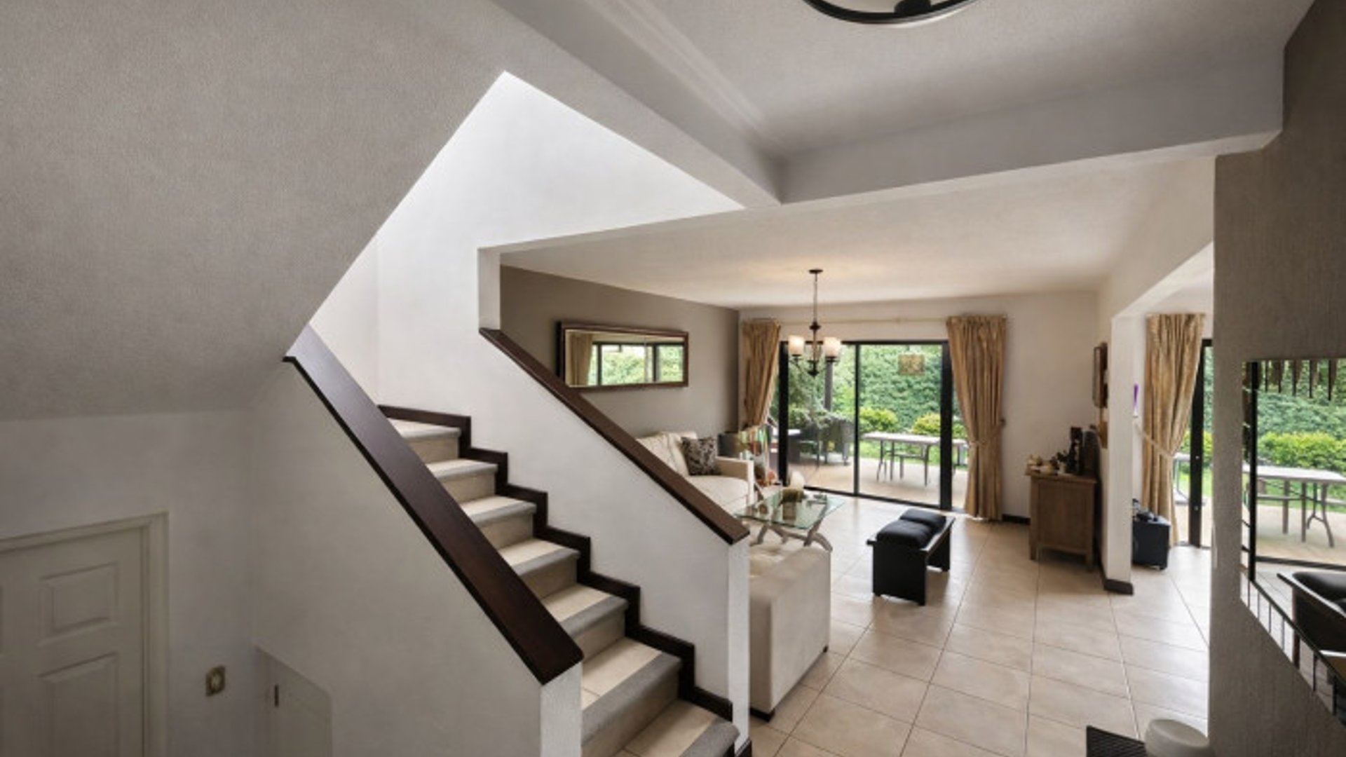 CASA EN VENTA EN ZONA 16 - PORTAL DE SAN ISIDRO