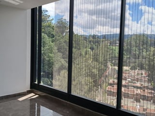 Rento Oficina Comercial en Zona 15 - Image 11