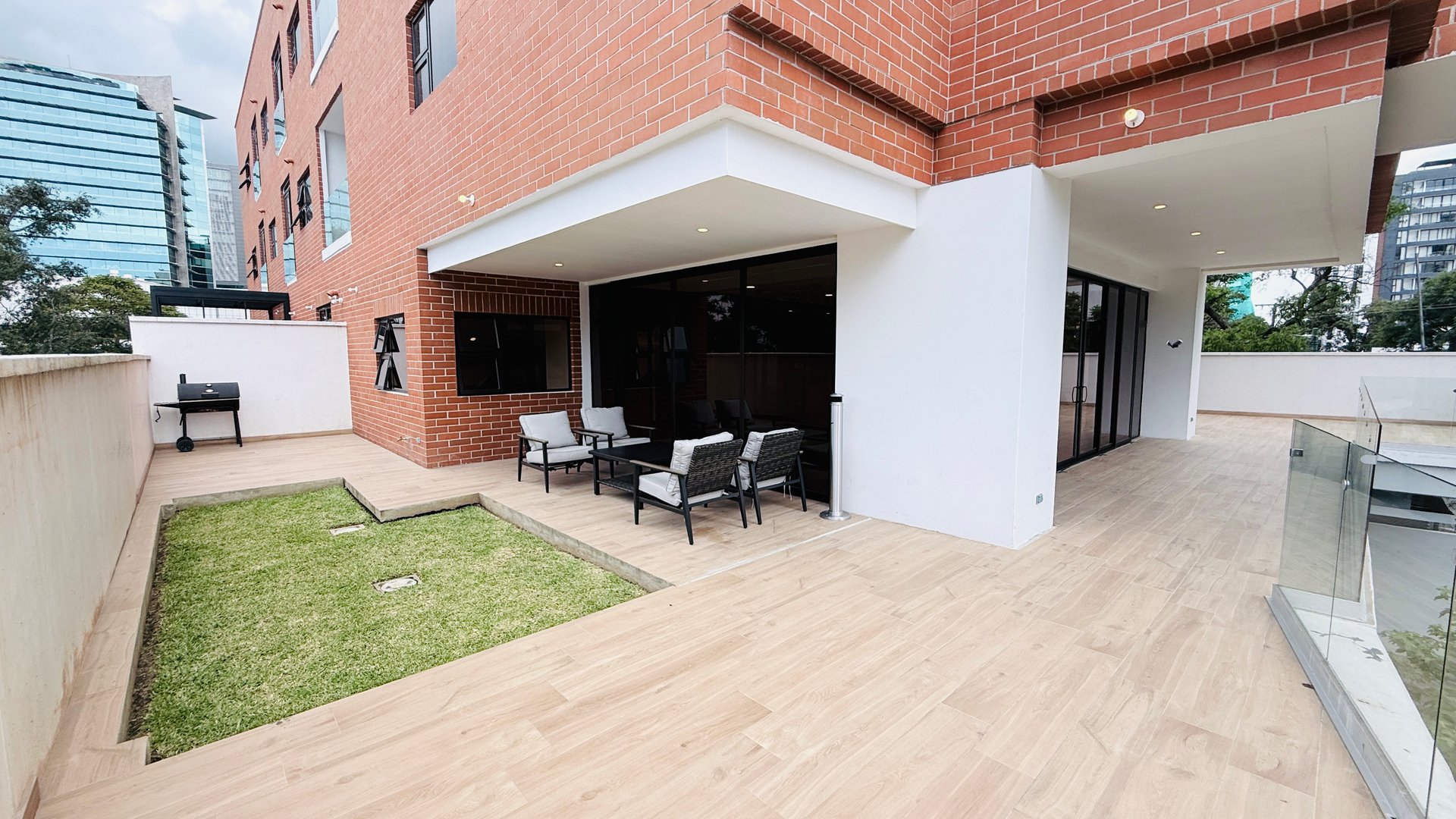 APARTAMENTO PARA ESTRENAR  45Mts2 EDIF. Arles ZONA 15 - Miniatura 18