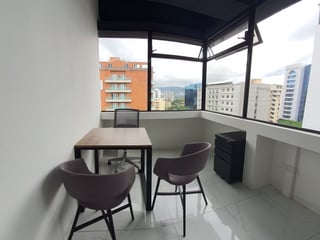 Oficinas en Avenida Reforma Zona 10 - 2