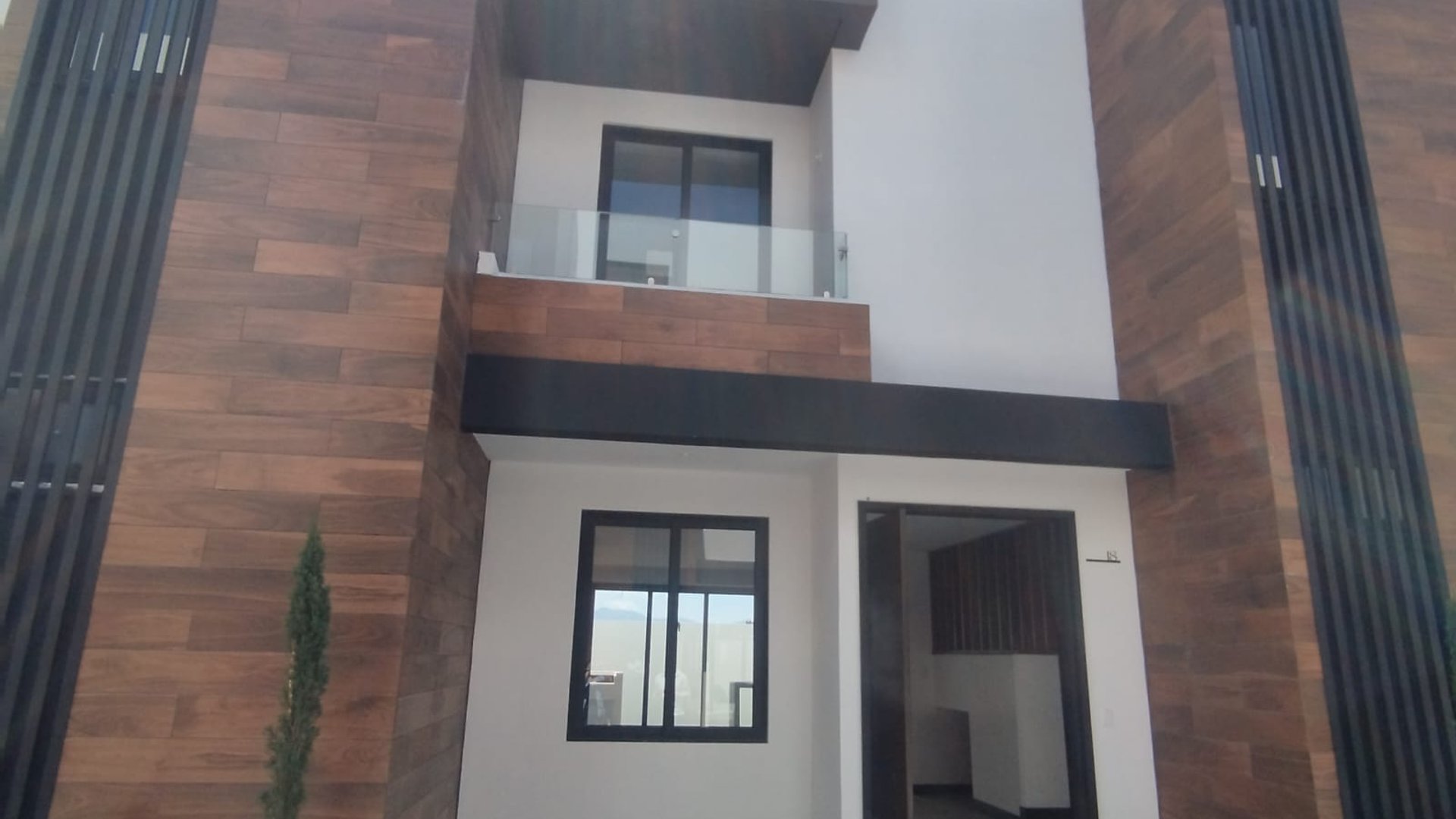 ???? CASA EN RENTA – 3 HAB + JARDÍN | CAÑADAS DE LAS CHARCAS | ZONA 11