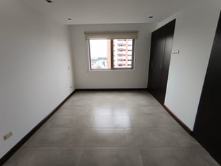 📍 APARTAMENTO EN VENTA – 3 HAB + LÍNEA BLANCA | NEO 1 | ZONA 10 - 5