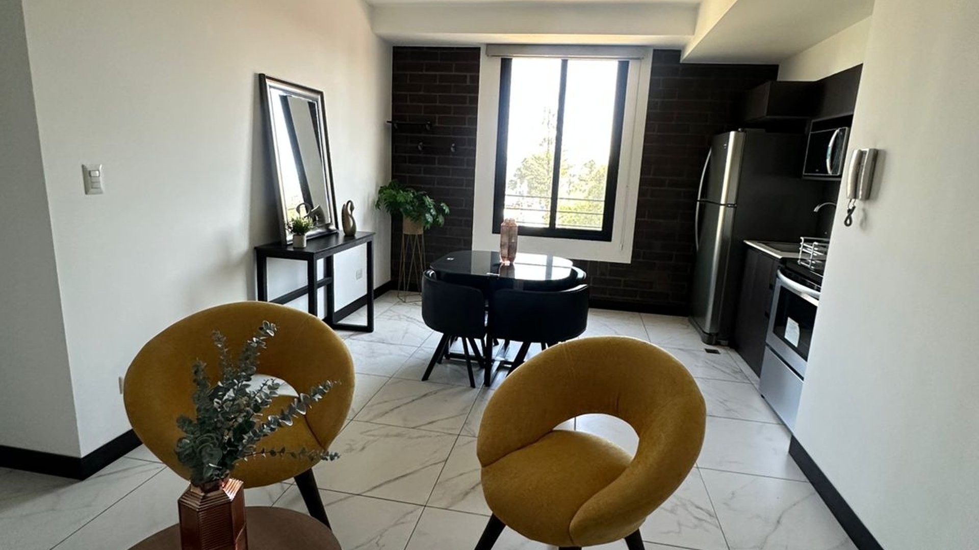 Apartamento en renta zona 15I Amueblado I Edificio Fontainebleau I Zona 15