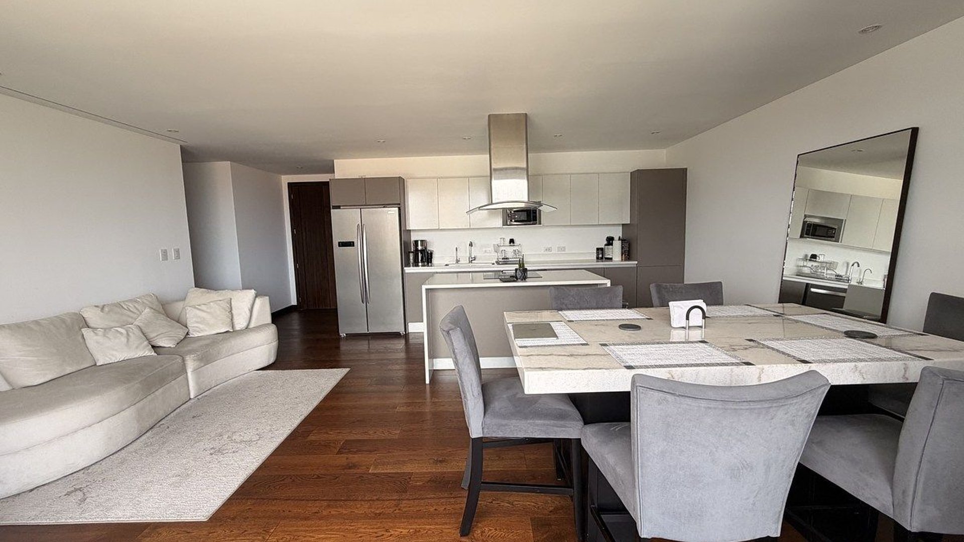 Apartamento en Alquiler Edificio Vasanta  Zona 10