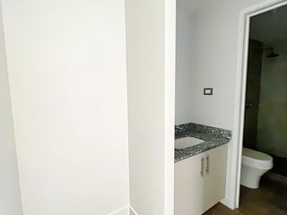 Apartamento En Venta Zona 11 Edificio TRIBECA - Image 14