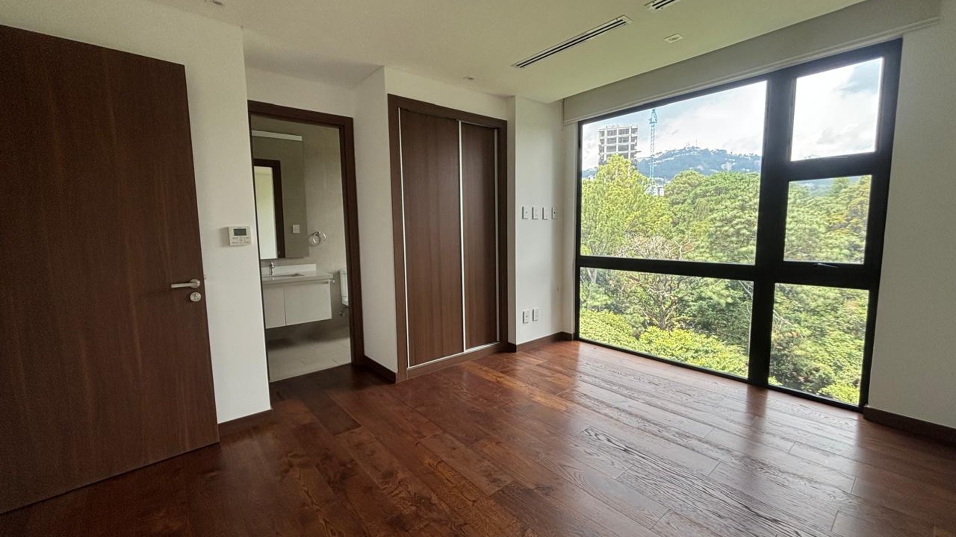 Apartamento en Alquiler / Venta Edificio Azores zona 15 VH2 - Miniatura 15