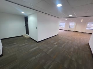 Se Renta Oficina en zona 10 Ref-6054 - 5