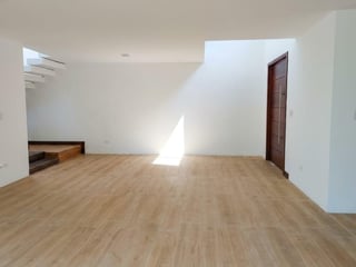 Casa con habitacion de servicio en renta en  La Fontana 2 Ref-5769 - 5