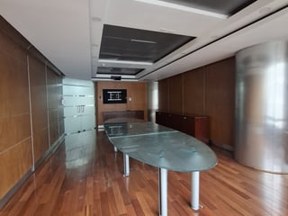 Oficina en venta en zona 10 Medio nivel Para inversión - 5