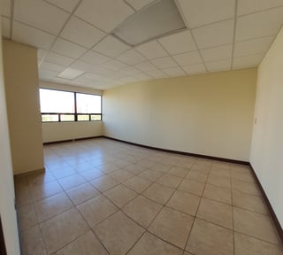 En Renta oficina en Ave. Las Américas zona 13