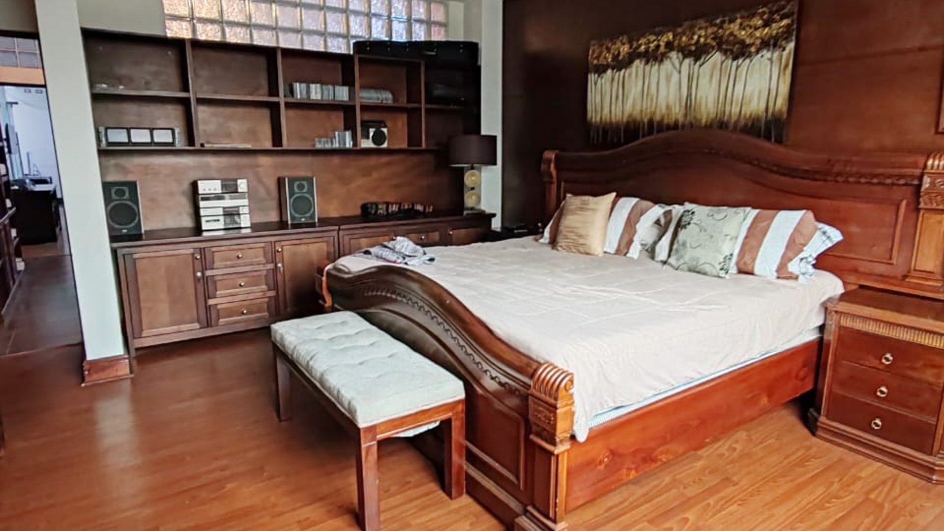 Edificio en renta o venta, sobre Calzada San Juan - Miniatura 9