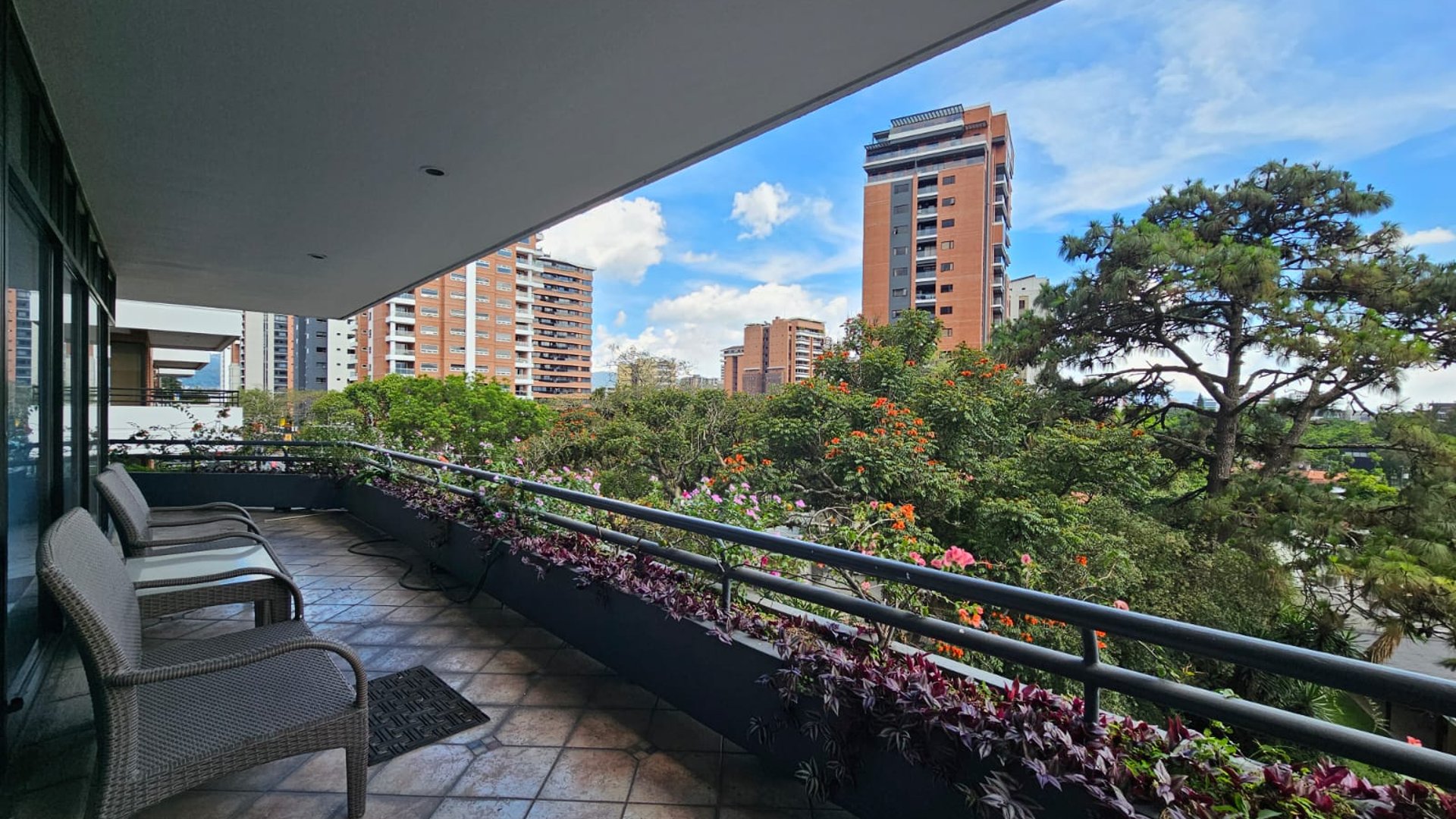 VENTA Apartamento Zona 14 L’Excellence - Miniatura 4