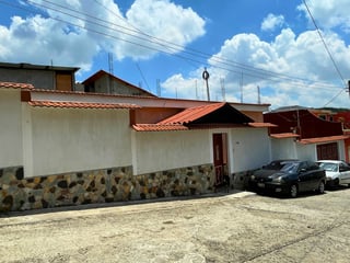 CASA DE UN NIVEL EN VENTA, ZONA 8 DE MIXCO, VALLES DE SAN CRISTÓBAL - Image 1