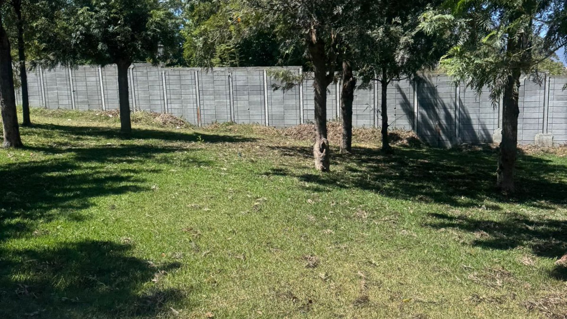 TERRENO TOTALMENTE PLANO EN VENTA EN COND. SAN PEDRO LAS HURTAS - Image 1