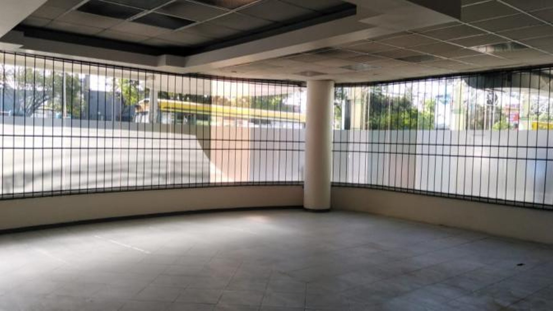 Local Comercial en Venta Avenida Petapa Zona 12 - Miniatura 5