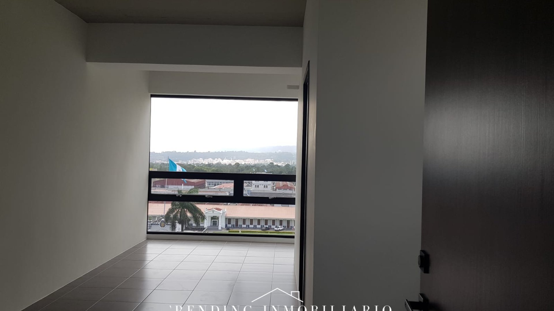 Oficina en renta edificio Nova Zona 9, 40 m² - Miniatura 5