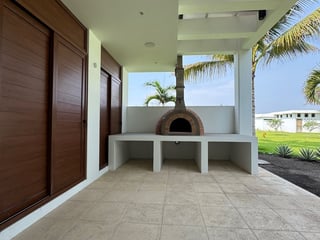 Exclusiva Mansión Frente al Mar en Venta Ideal como Residencia de Lujo u Hotel - Image 36