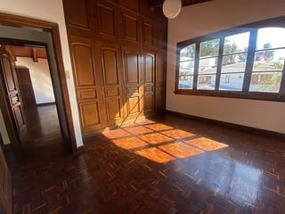 Casa en Venta – Sector La Villa, Zona 14 - Image 5