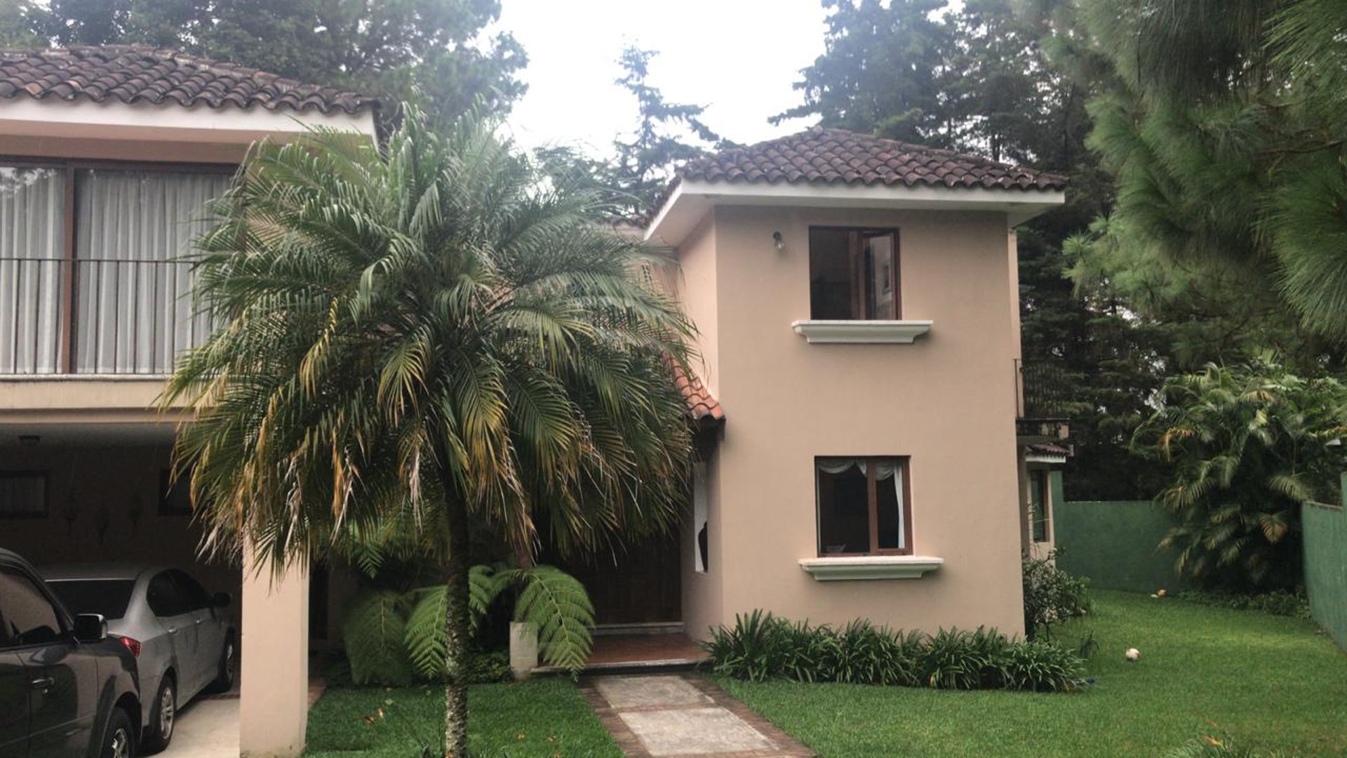 Casa 4 habitaciones en venta Las Cumbres, zona 16
