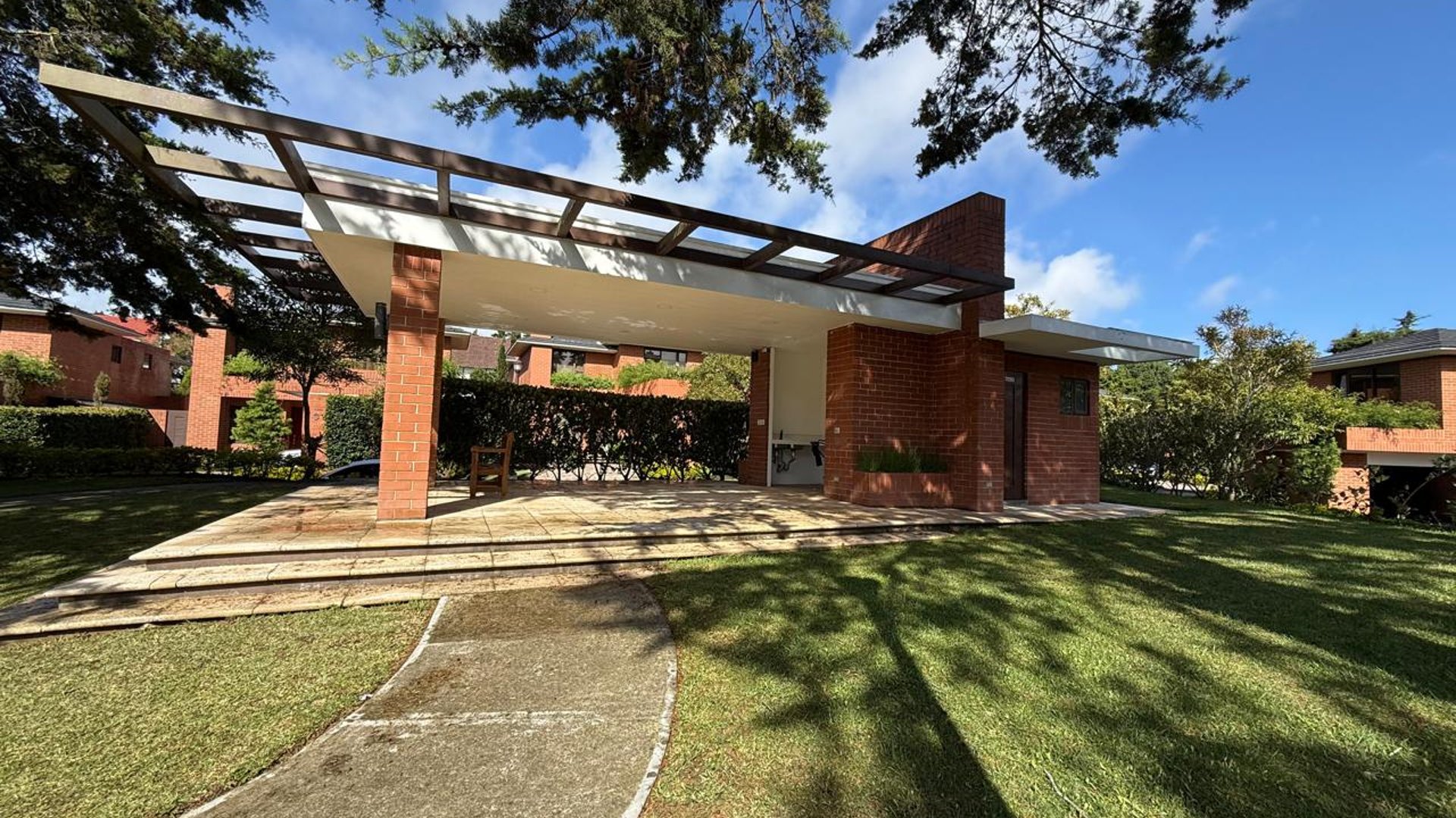 LINDA CASA RESIDENCIAS CONDADO CONCEPCION - Image 1