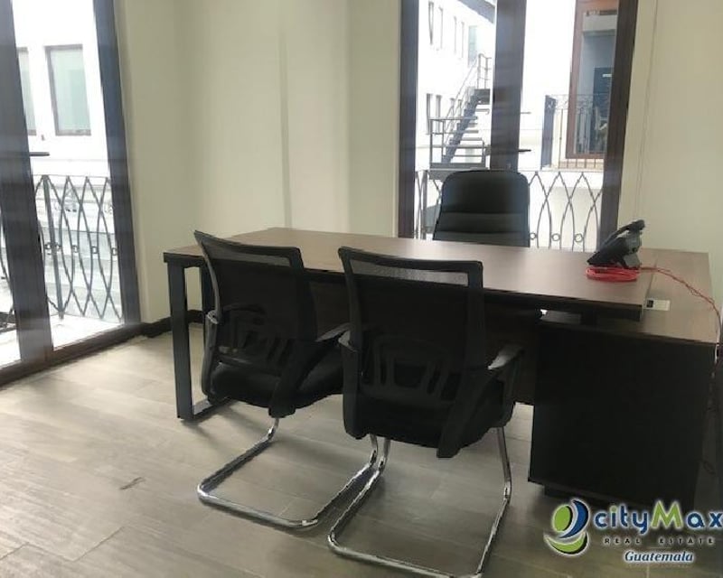 En Renta Oficina Comercial en Distrito Moda zona 16