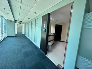 OFICINA EN ALQUILER EN REFORMA ZONA 10 - 4