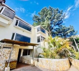 VENDO CASA EN ZONA 16  LA MONTAÑA