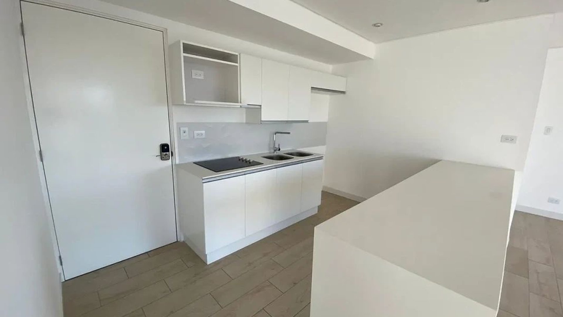 APARTAMENTO EN VENTA – EDIFICIO QUO, ZONA 4 – NIVEL 15 - Miniatura 4