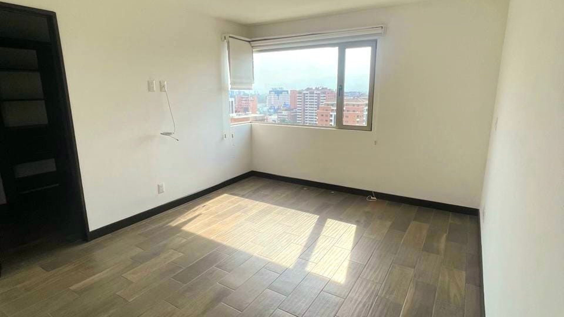 Apartamento en alquiler - Edificio Verona, zona 10