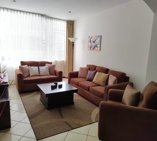 Apartamento en renta amueblado de 2 habitaciones zona 10 Ref-5394