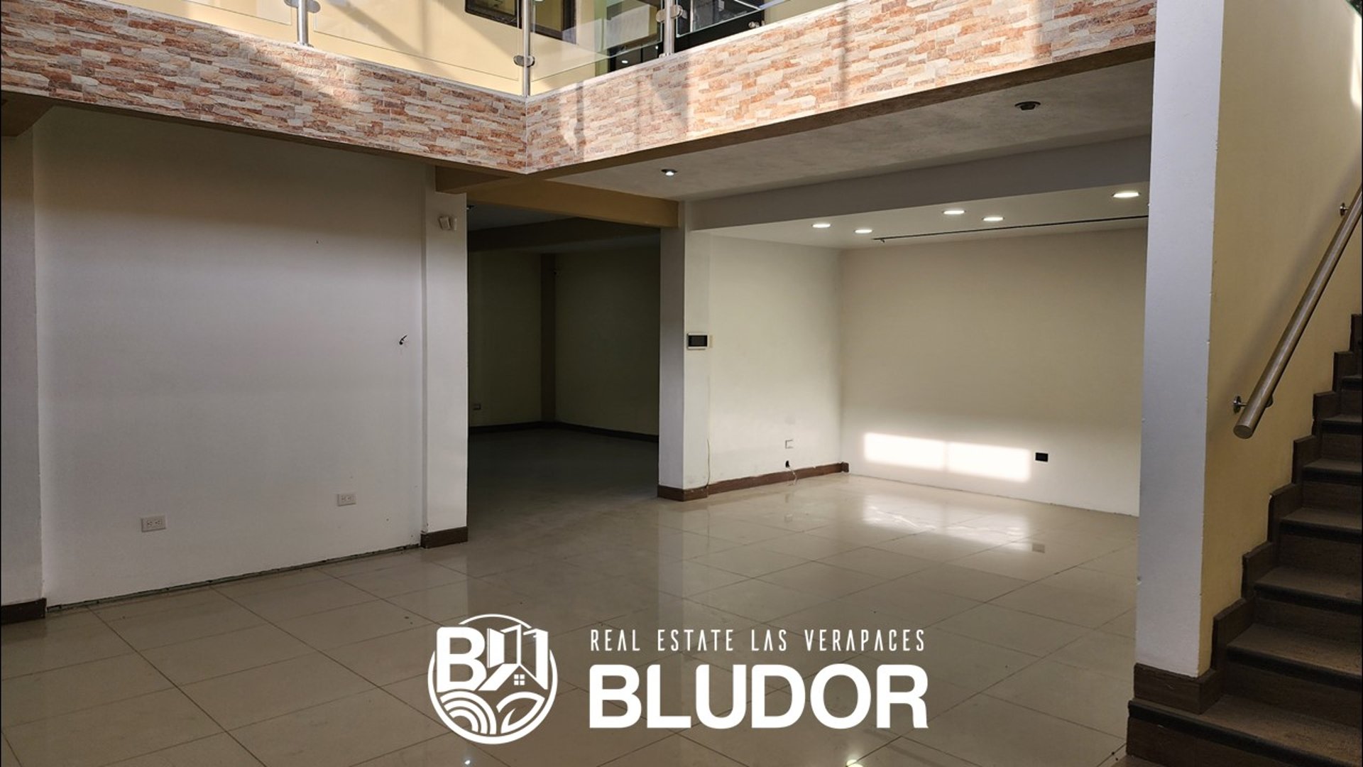 Santa Cruz Verapaz – Edificio Comercial a Orilla de Ruta - Miniatura 4