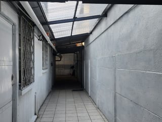 Venta de casa sobre Boulevard Principal Colonia Lourdes, zona 16 - 5