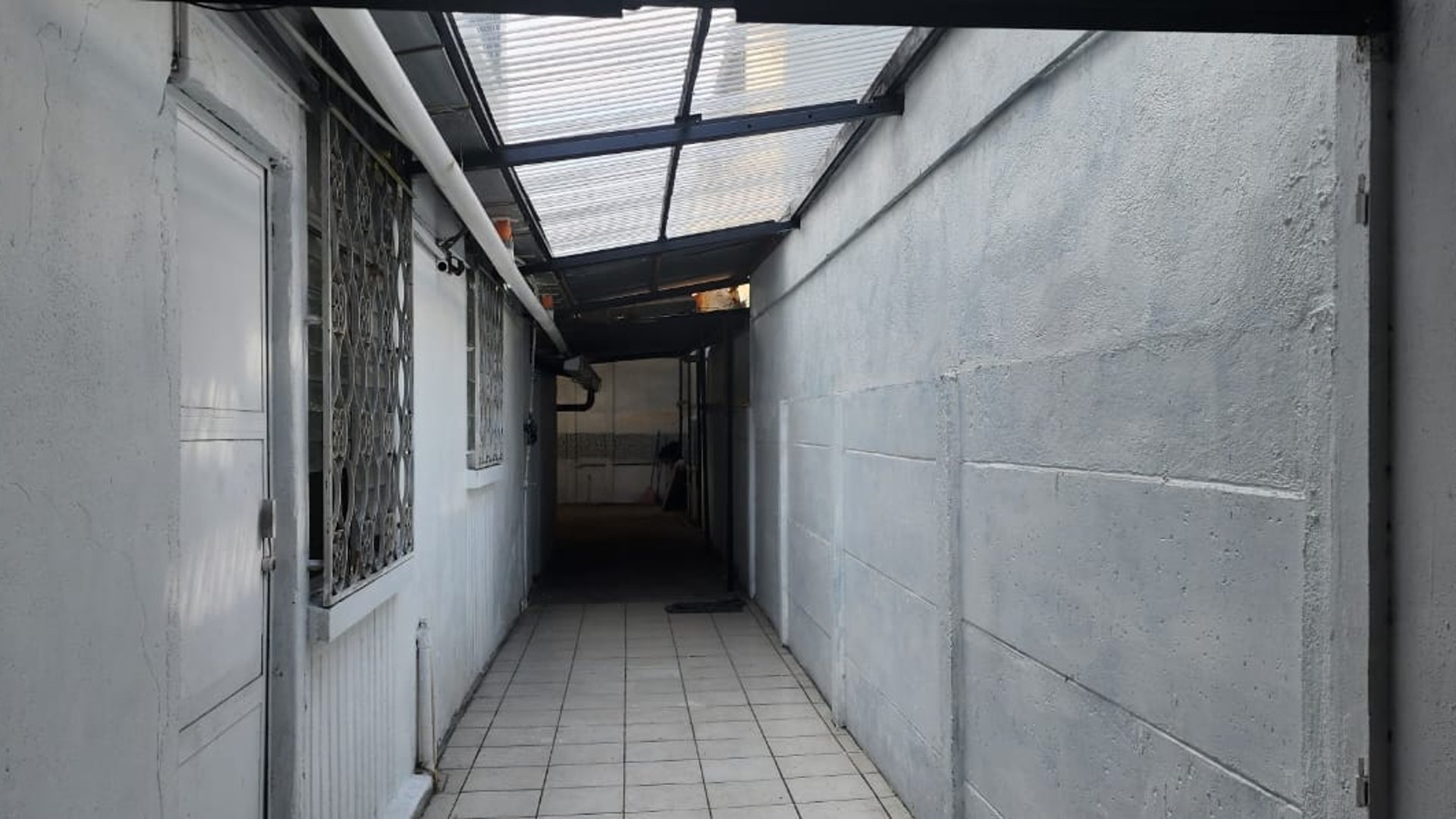Venta de casa sobre Boulevard Principal Colonia Lourdes, zona 16 - Miniatura 5