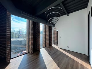 OFICINA EN VENTA | EXCLUSIVO EDIFICIO EN ZONA 15 - 4