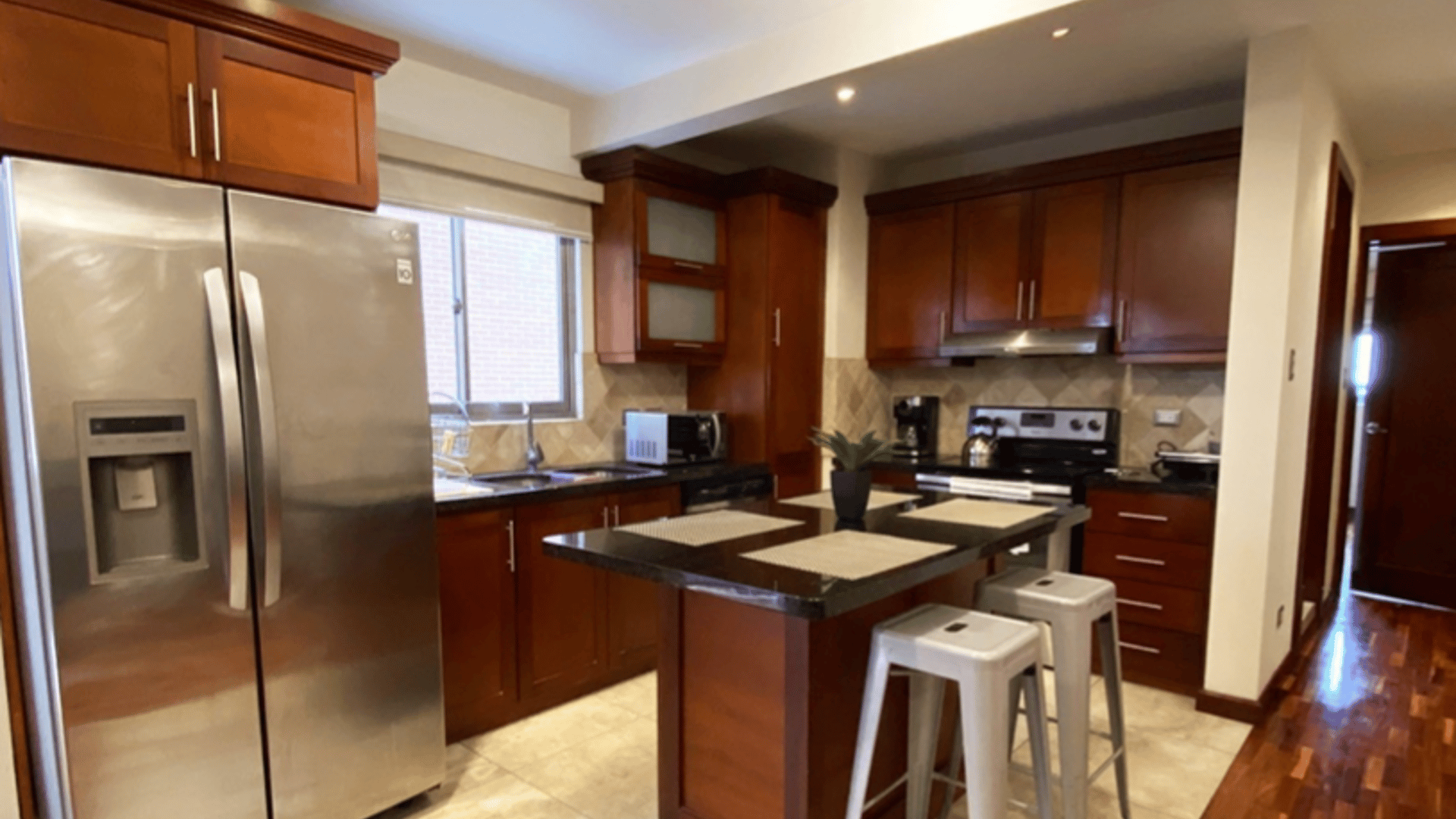 RENTA DE APARTAMENTO EN EDIFICIO ALHAMBRA | ZONA 15