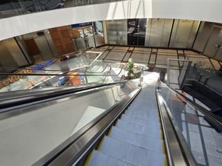 En venta o Renta Oficina de 500m2 en zona 10 Guatemala - 4