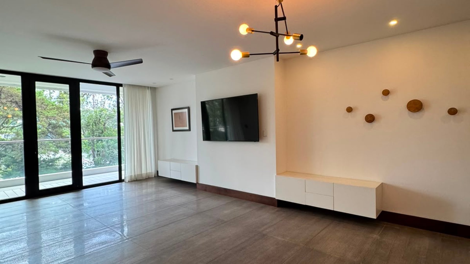 ???? APARTAMENTO EN RENTA – 2 HAB + BALCÓN | ZEN CAYALÁ | ZONA 16 - Miniatura 2